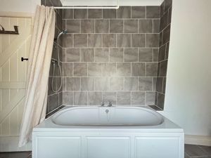 Photo 16- click for photo gallery